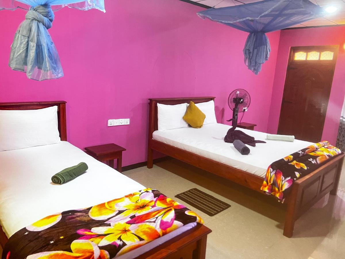 Nine Arch Homestay Ella Bagian luar foto