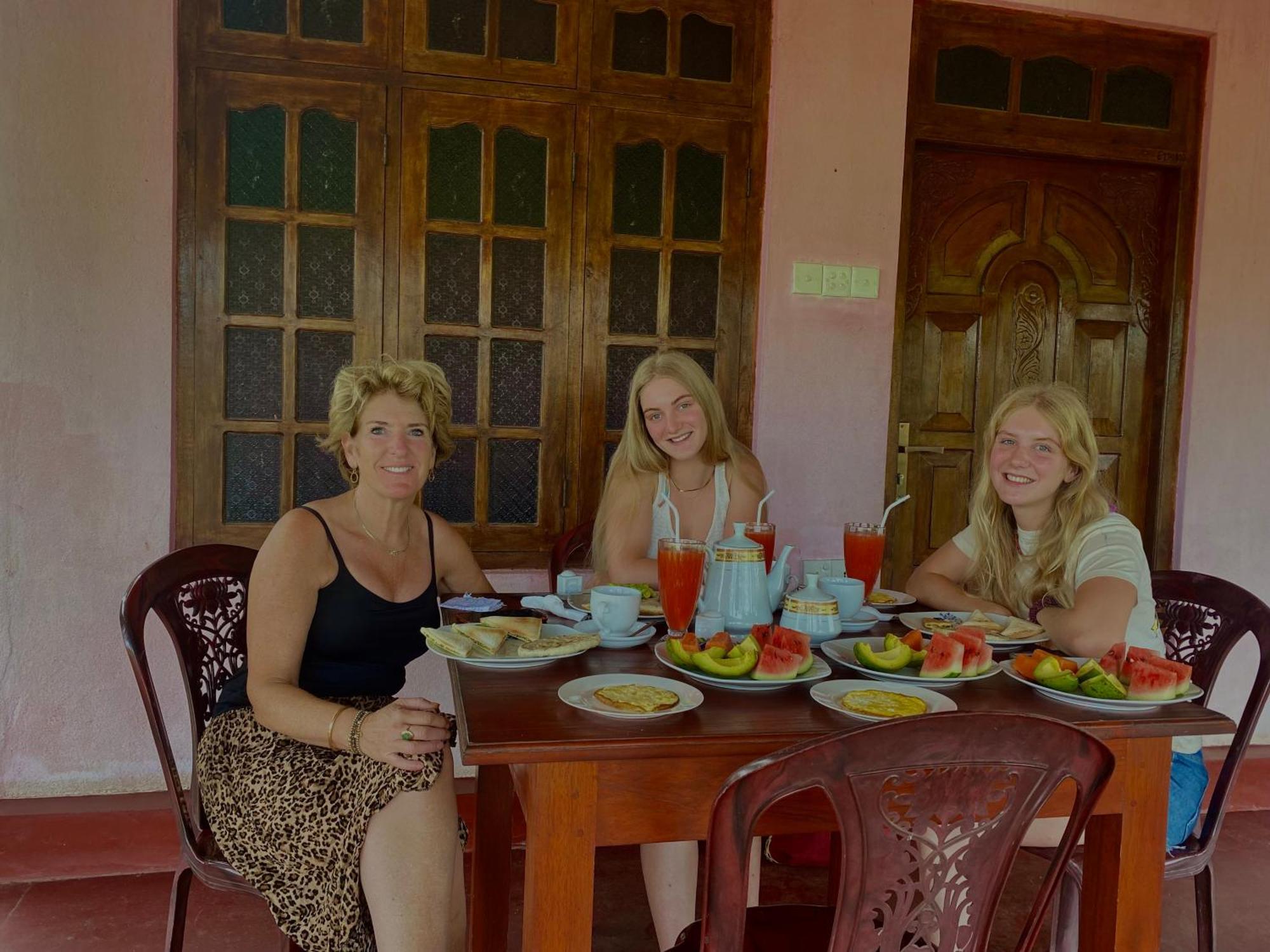 Nine Arch Homestay Ella Bagian luar foto